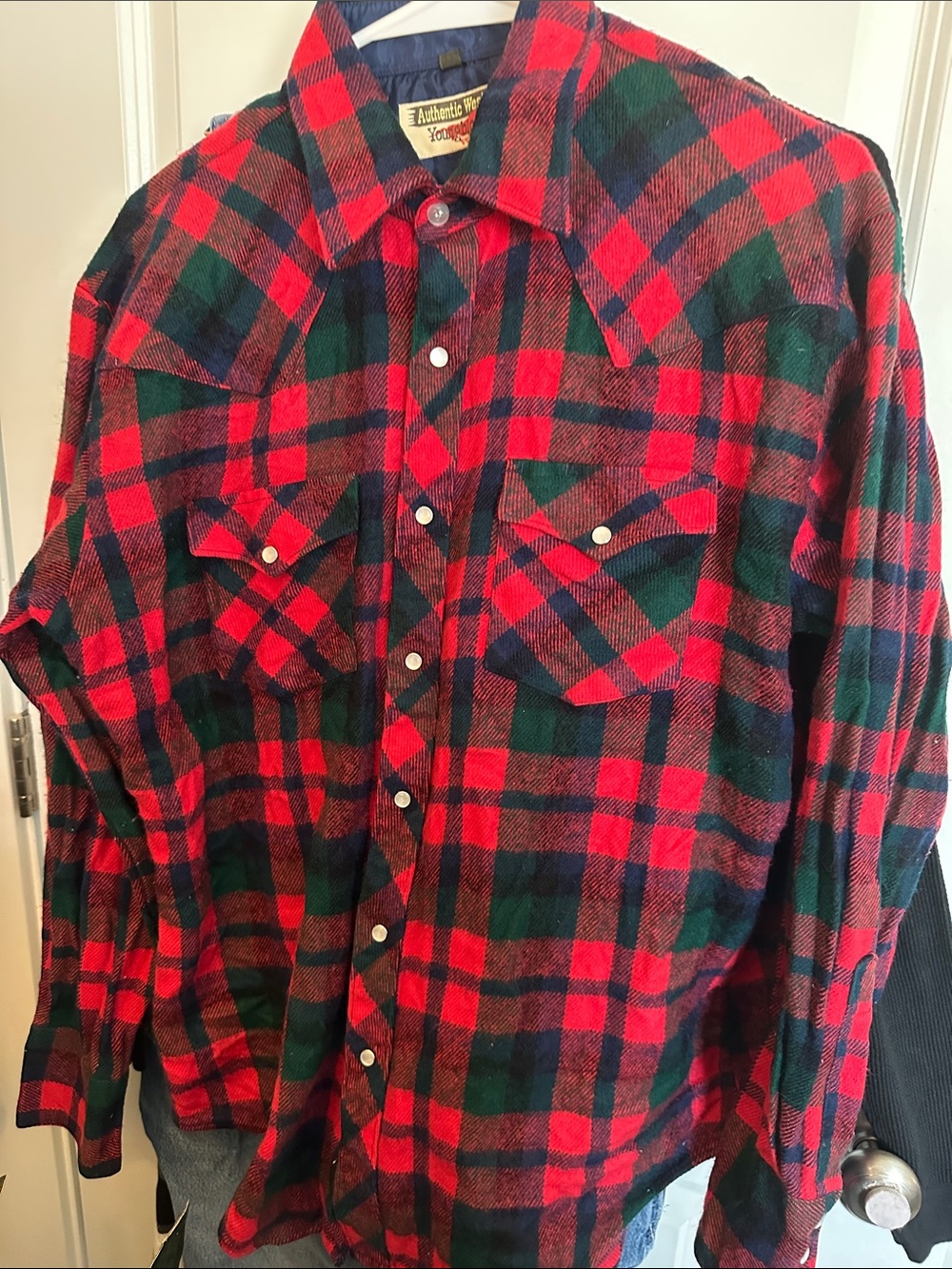 Men's Red & Green Plaid Casual Button-Down Shirt